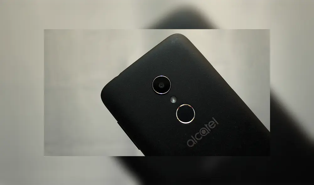 Probamos el Alcatel 1X, un dispositivo barato pero con interesantes características. | Foto: Carol Larrain