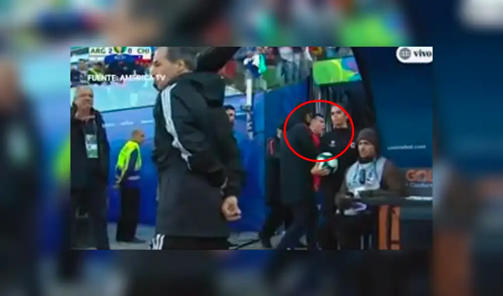 Argentina vs. Chile: Gary Medel insultó a Lionel Messi luego de ser expulsado [VIDEO]