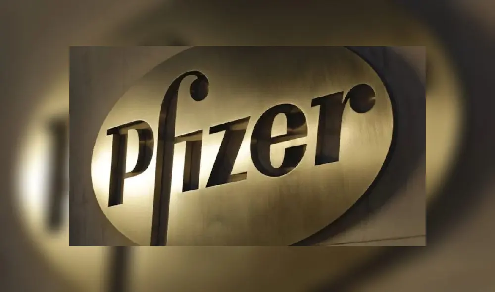 Riot police detain a man as they clear protesters taking part in a rally against a new national security law in Hong Kong on July 1, 2020, on the 23rd anniversary of the city's handover from Britain to China. - Hong Kong police made the first arrests under Beijing's new national security law on July 1 as the city greeted the anniversary of its handover to China with protesters fleeing water cannon. (Photo by DALE DE LA REY / AFP)