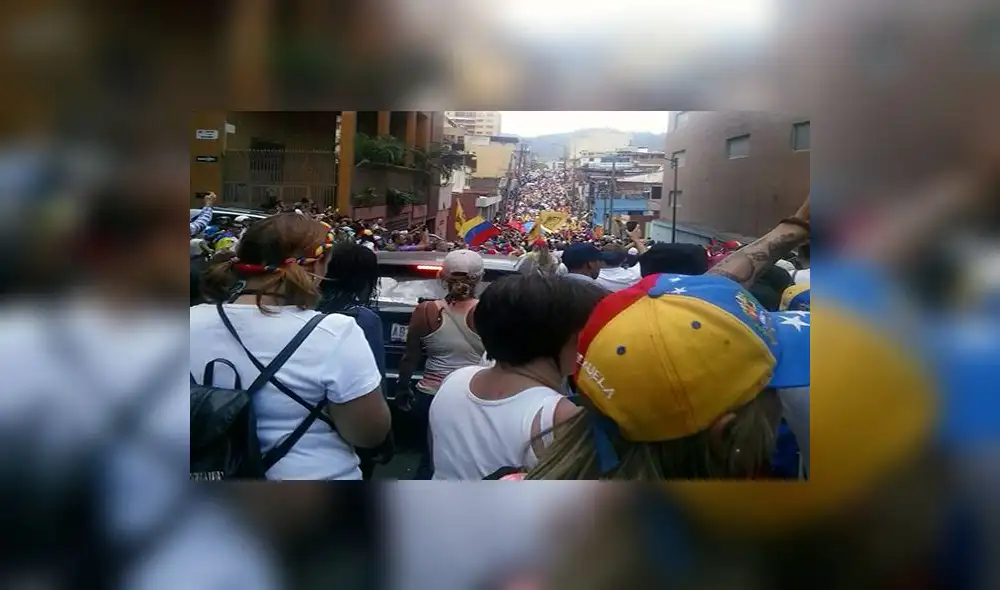 Venezolanos convocan marcha denominada ‘El pueblo se rebela contra El Golpe’ Venezolanos convocan marcha denominada ‘El pueblo se rebela contra El Golpe’