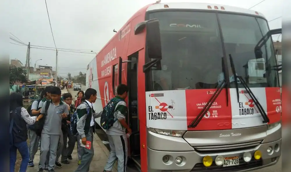 'Bus antitabaco' recorre colegios por tercera vez para sensibilizar sobre los peligros de la nicotina 'Bus antitabaco' recorre colegios por tercera vez para sensibilizar sobre los peligros de la nicotina