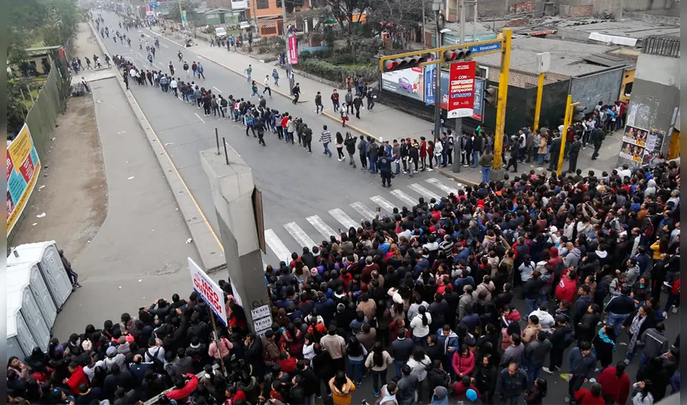 En el anterior simulacro de febrero del presente año, un total de 22 330 postulantes rindieron la evaluación. (Foto: Mauricio Malca) En el anterior simulacro de febrero del presente año, un total de 22 330 postulantes rindieron la evaluación. (Foto: Mauricio Malca)