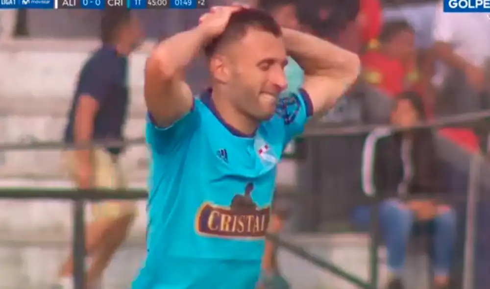 Horacio Calcaterra se falló un gol insólito en el final del primer tiempo del Alianza Lima vs. Sporting Cristal. | Foto: Gol Perú Horacio Calcaterra se falló un gol insólito en el final del primer tiempo del Alianza Lima vs. Sporting Cristal. | Foto: Gol Perú