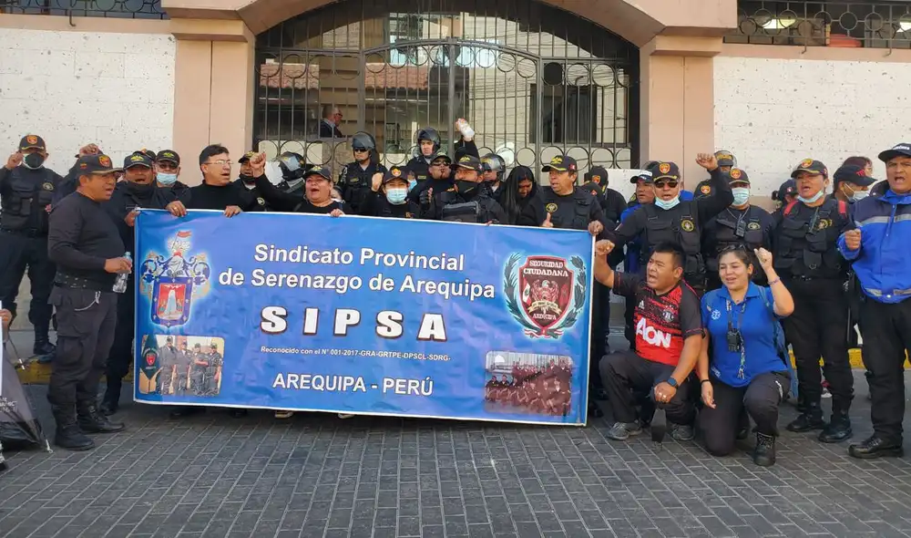 Serenos de la Municipalidad de Arequipa continúan con huelga indefinida. Foto: La República.