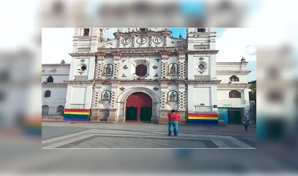Pintan bandera LGTB en la portada de una de las iglesias más antiguas de América [FOTOS]