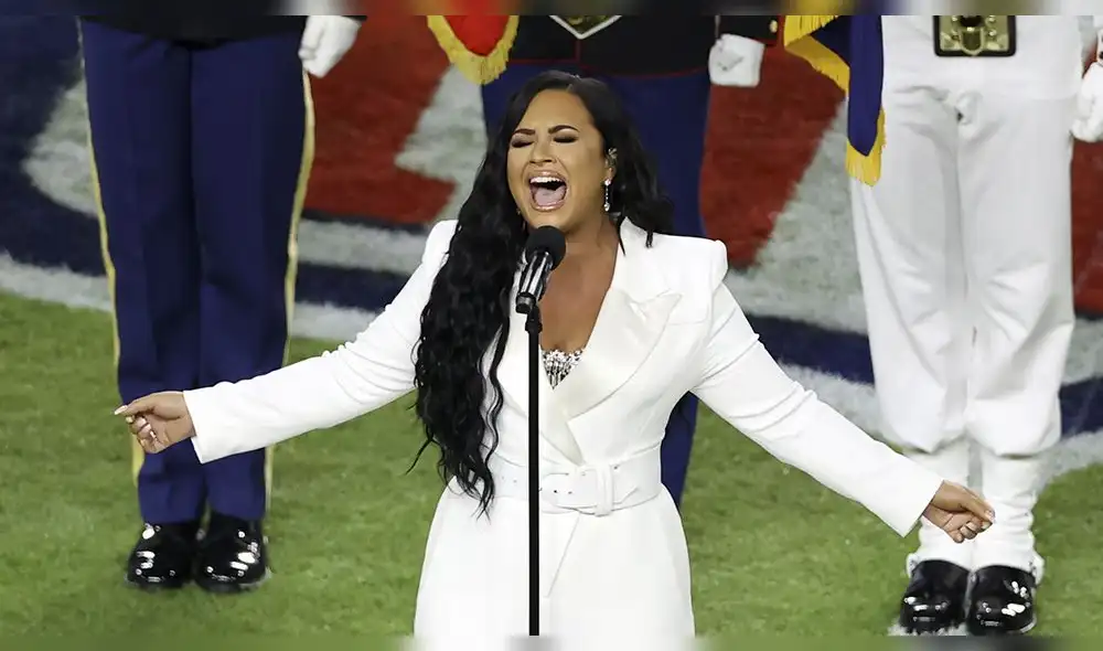 La cantante americana deleitó a los asistentes del Super Bowl con una impresionante interpretación del himno nacional. (Foto: AFP) La cantante americana deleitó a los asistentes del Super Bowl con una impresionante interpretación del himno nacional. (Foto: AFP)