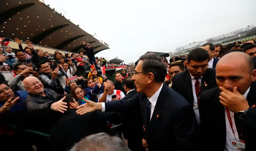 Martín Vizcarra recibió baño de popularidad en Hipódromo de Monterrico [GALERÍA]