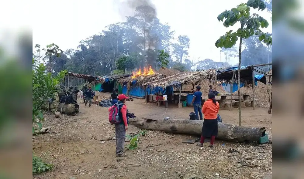 Comuneros atacados por mineros ilegales en Madre de Dios esperan el arribo de autoridades Comuneros atacados por mineros ilegales en Madre de Dios esperan el arribo de autoridades