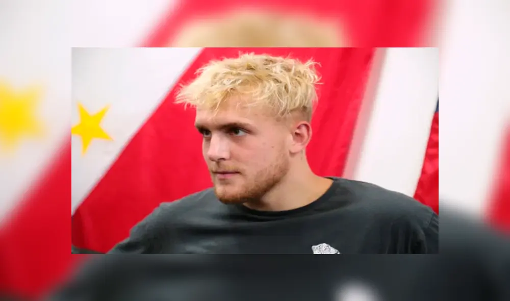 El youtuber compartió un primer plano de su ojo que subtituló: "Me lagrimean los ojos".