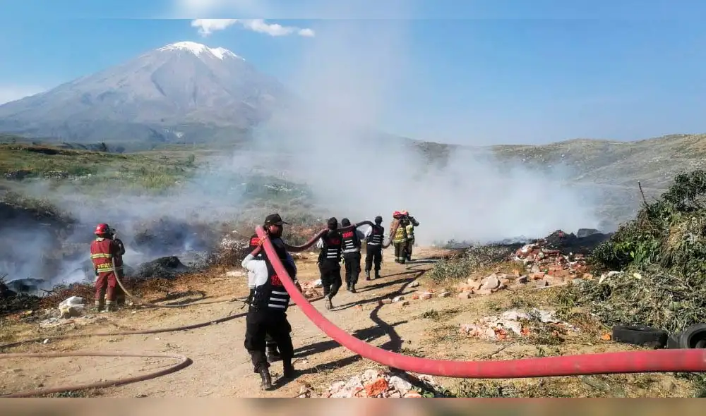 Sujetos incendiaron cerca de 50 llantas en el distrito de Miraflores en Arequipa [VIDEO]​​​​​​​