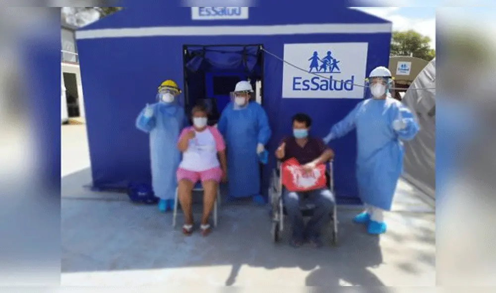 El agente mostró su agradecimiento con el personal medico.