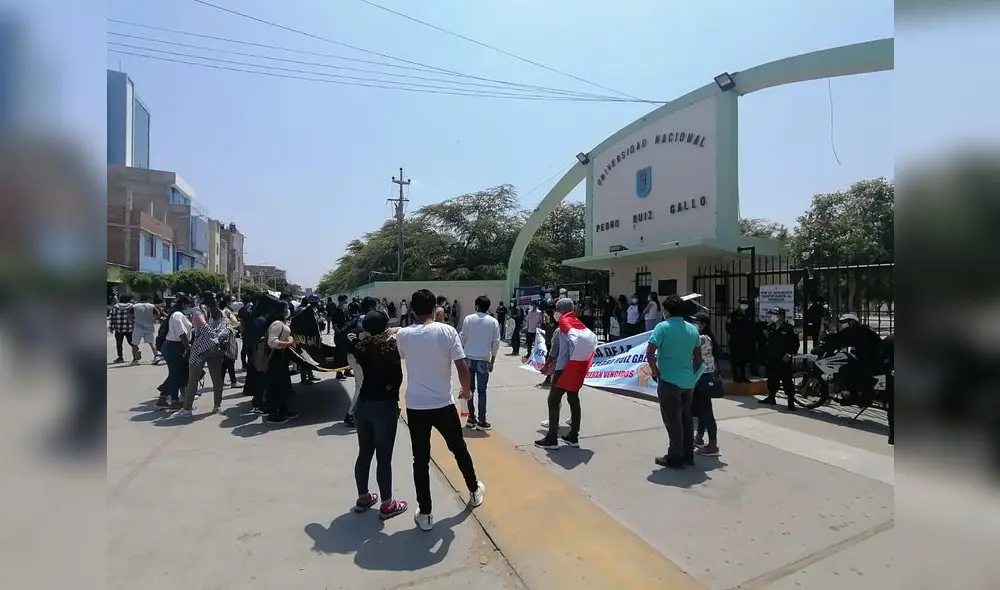 protesta UNPRG Lambayeque rector