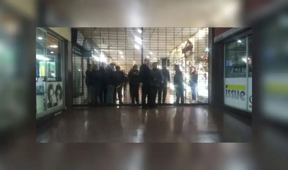 Anciano dispara contra dos mujeres y luego se suicida en peluquería de Chile