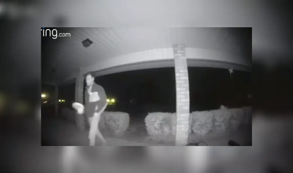 Desliza hacia la izquierda para descubrir el secreto oculto del trabajador, escena que se volvió viral en Facebook.