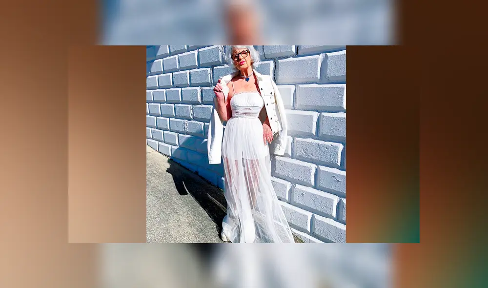 Desliza hacia la izquierda para conocer a la mujer de 92 años, quien ha causado furor en Facebook.