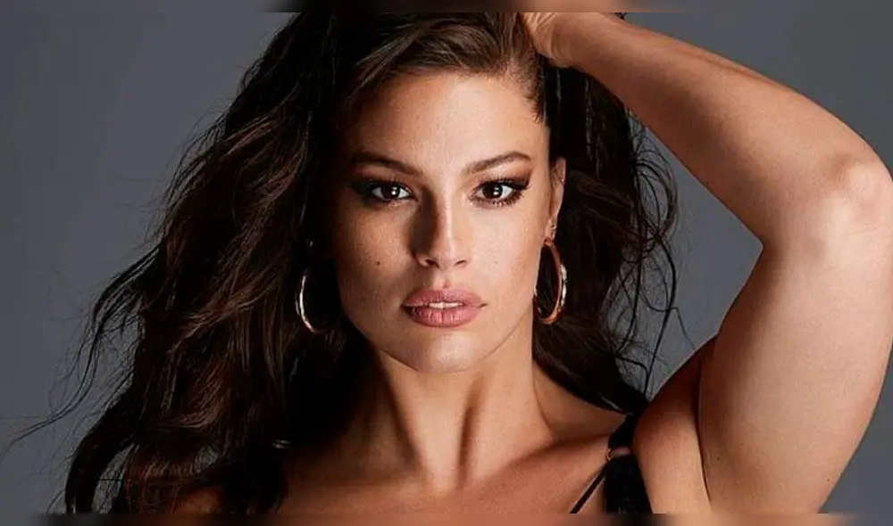 Ashley Graham posa desnuda y muestra su avanzado estado de gestación