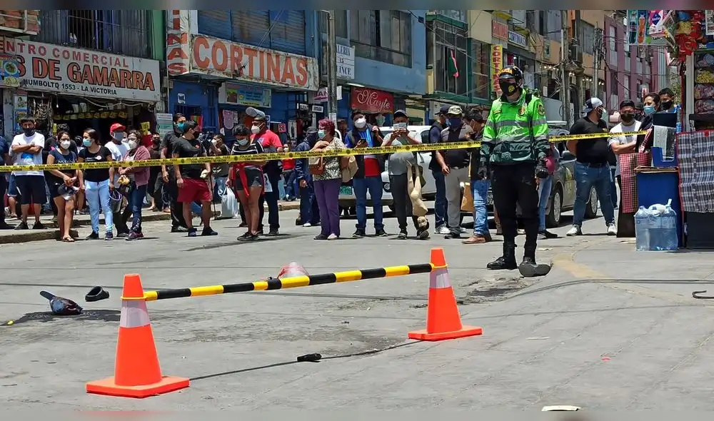 Policía Nacional ha acordonado el lugar. Foto: La República Policía Nacional ha acordonado el lugar. Foto: La República