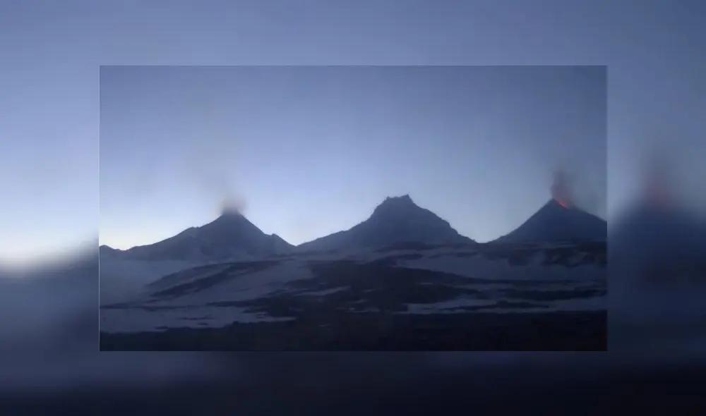 Graban volcán en Rusia cuando entra en erupción. Foto: Difusión.