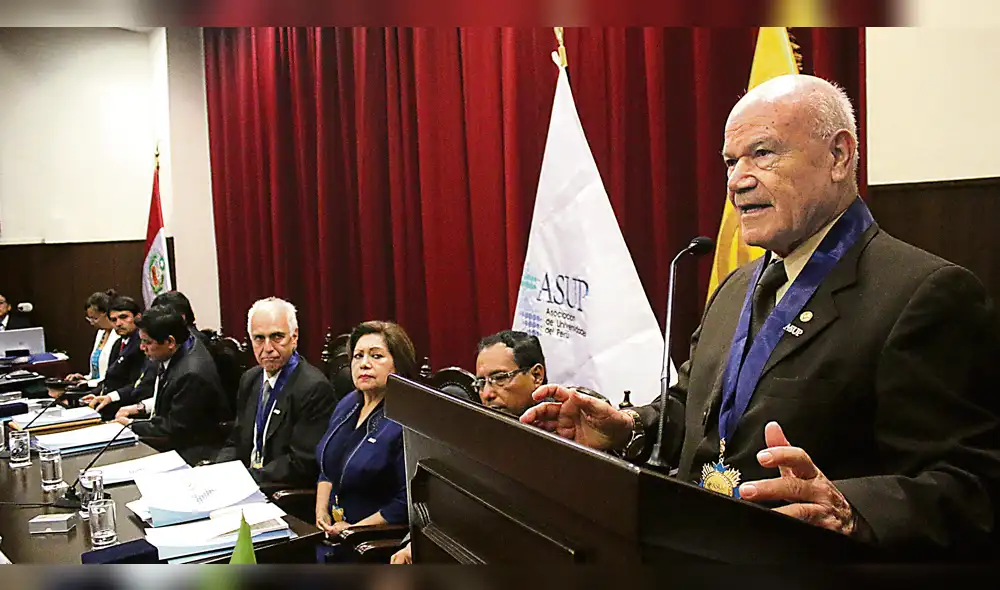 Grupo de rectores se rebelan contra Sunedu y la Ley Universitaria