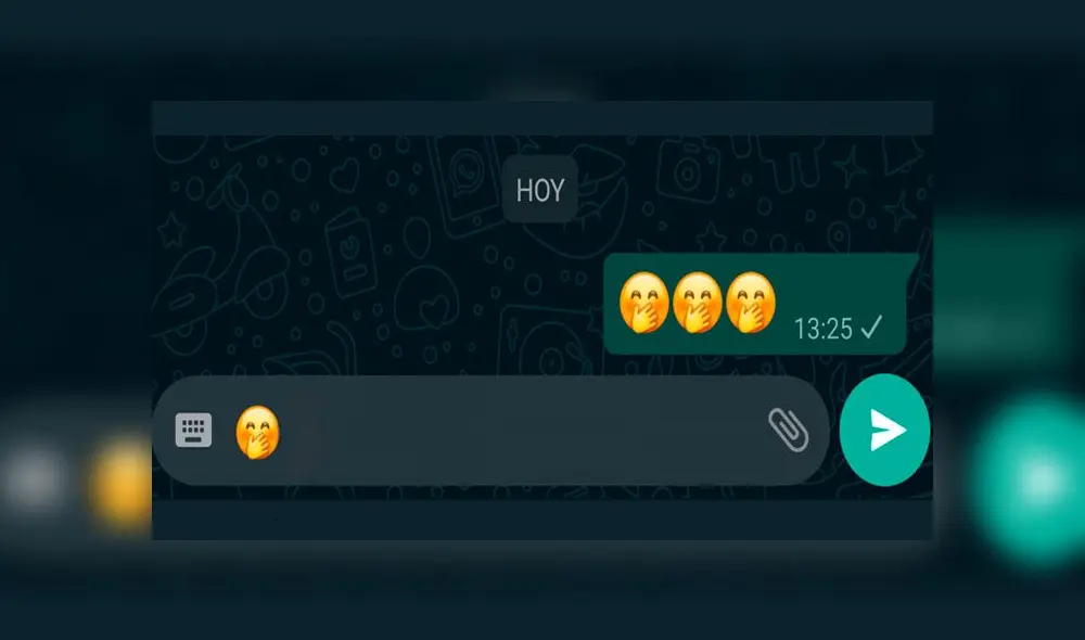 El emoticon de la ‘carita sonriente tapándose la boca’ es uno de los emojis más utilizados en WhatsApp.