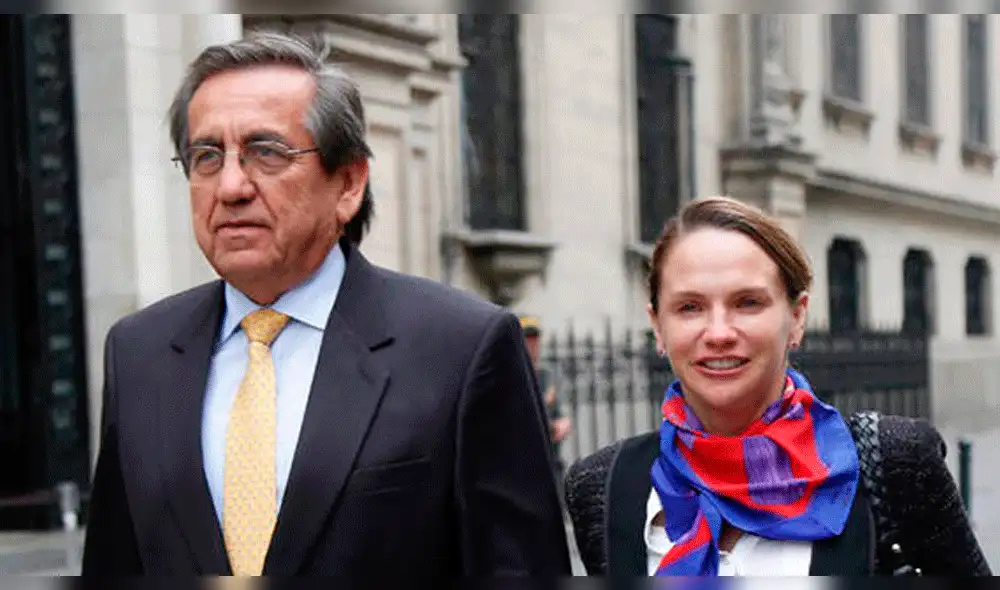 APRA anuncia medidas disciplinarias contra Luciana León y Jorge del Castillo APRA anuncia medidas disciplinarias contra Luciana León y Jorge del Castillo