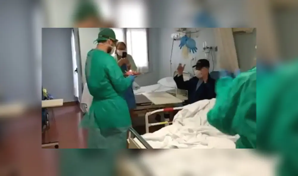 El anciano fue sorprendido por personal médico el día de su cumpleaños. (Foto: captura)