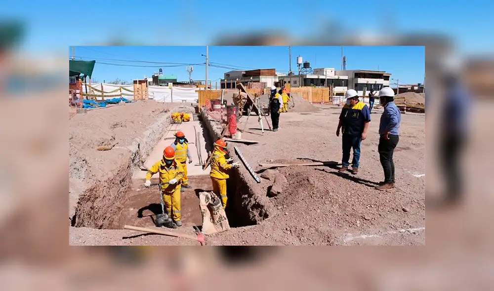 El alcalde Abraham Cárdenas Romero inspeccionó el reinicio de la obra.
