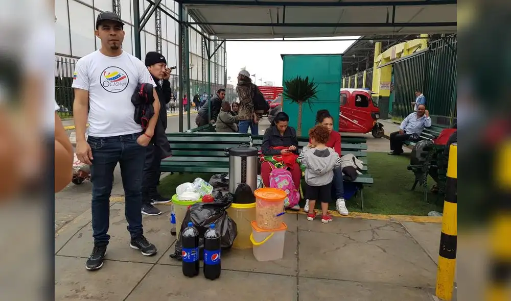 Familias venezolanas arriban al terminal de Plaza Norte [FOTOS]