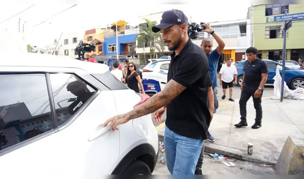 Alondra García Miró acompañó a Paolo Guerrero en el velorio de su sobrino [FOTOS] 
