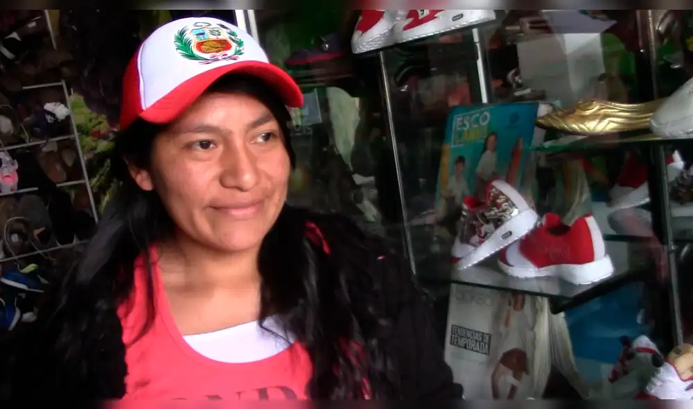 Huancayo: madre soltera fabrica zapatillas mundialistas
