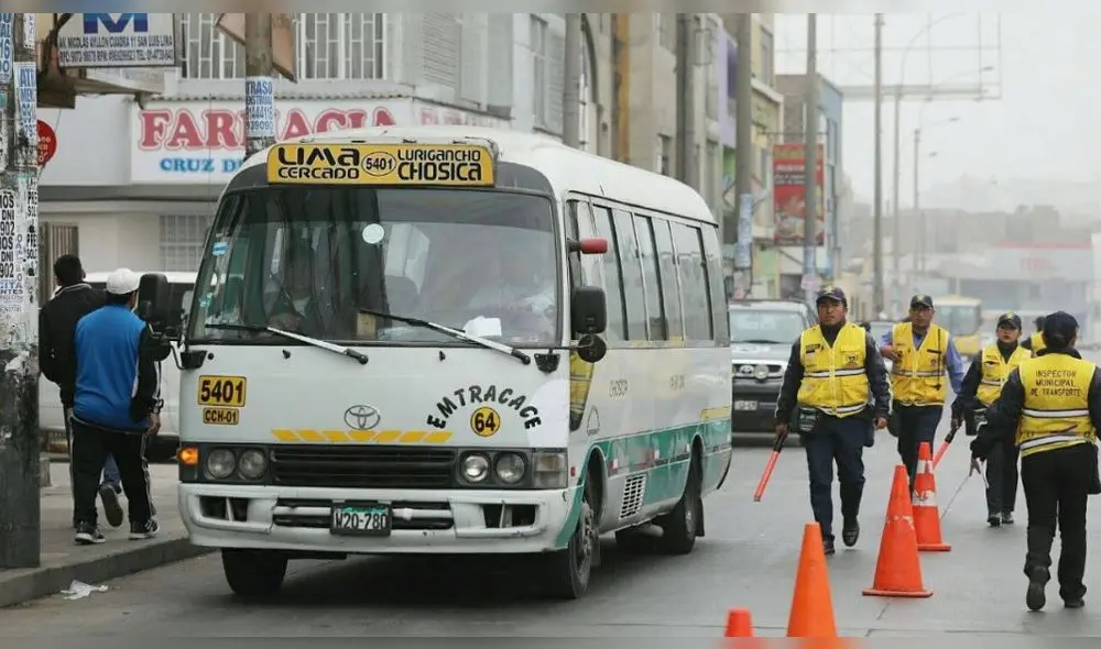 Chosicanos: transportistas denuncian cobros irregulares por tarjetas de circulación