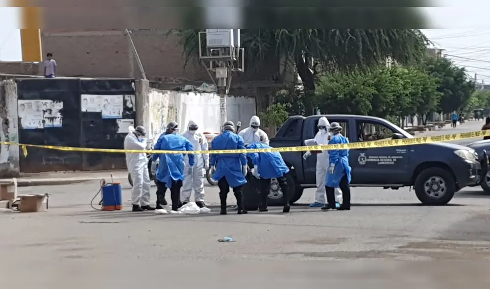 Personal encargado del recojo de cadáveres COVID-19. Personal encargado del recojo de cadáveres COVID-19.