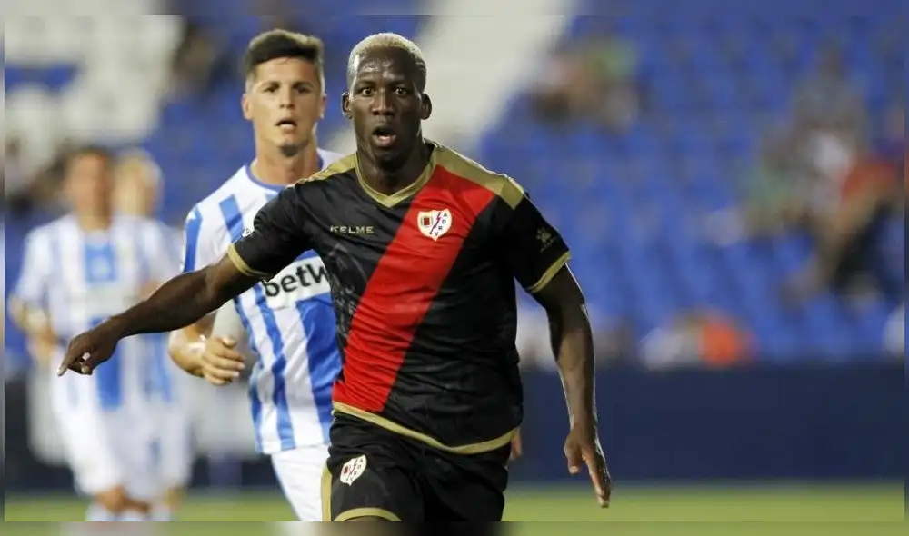 Advíncula cumple su segundo año en Rayo Vallecano. Buscará el ascenso en España.