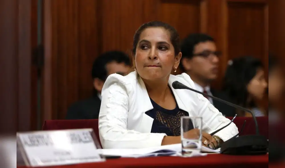 Aprueban retirar grados y título a fujimorista García Aprueban retirar grados y título a fujimorista García