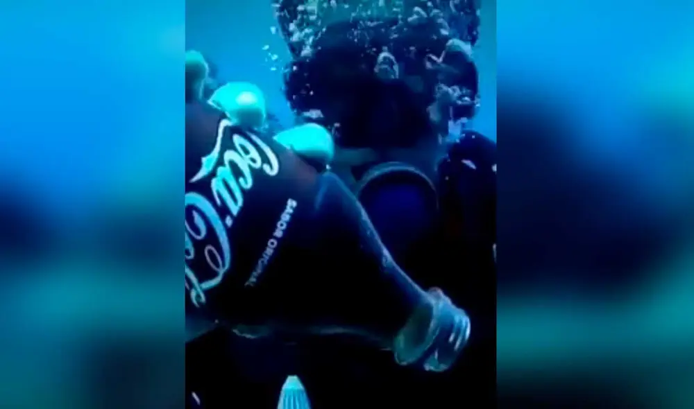 Desliza las imágenes para ver el resultado de este peculiar experimento realizado en el fondo del mar. Fotocaptura: isla.cozumel/TikTok Desliza las imágenes para ver el resultado de este peculiar experimento realizado en el fondo del mar. Fotocaptura: isla.cozumel/TikTok