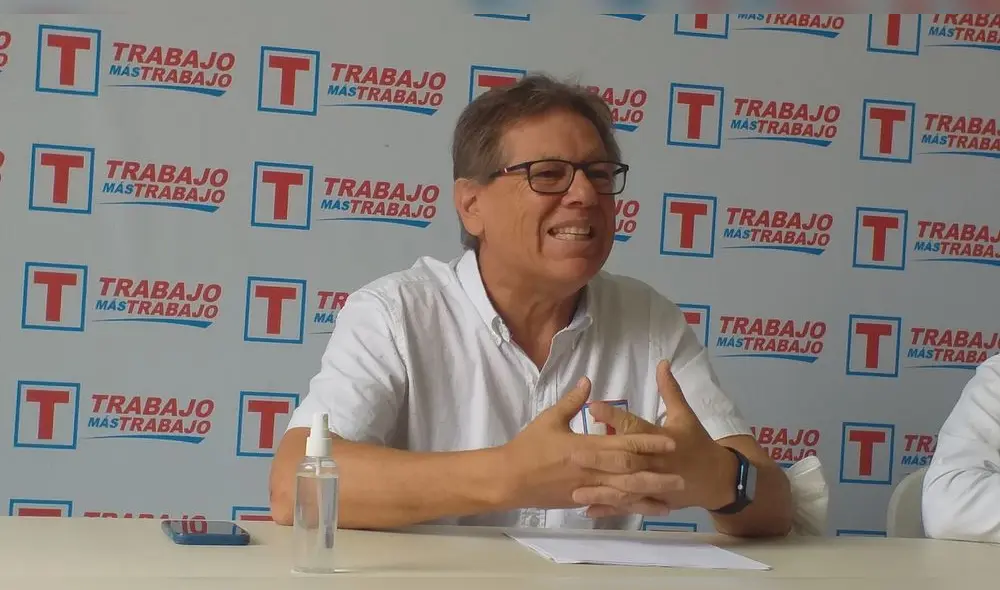 Sifuentes afiliado al APRA un año
Foto: La República Sifuentes afiliado al APRA un año
Foto: La República