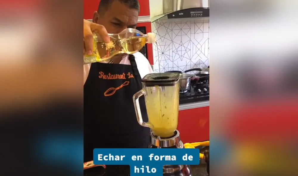 El hombre mostró, paso a paso, cómo hacer esta famosa crema que se acompaña con pollo a la brasa. Foto: TikTok