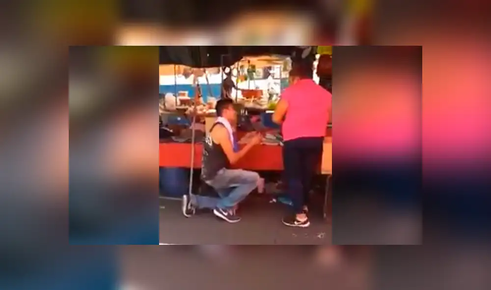 Ambulante sorprende a su novia con una conmovedora pedida de mano que la hace llorar de emoción.