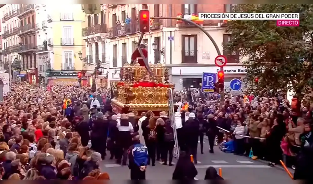 YouTube Viral: Revive el instante en que semáforo rompe imagen de Jesús [VIDEO]