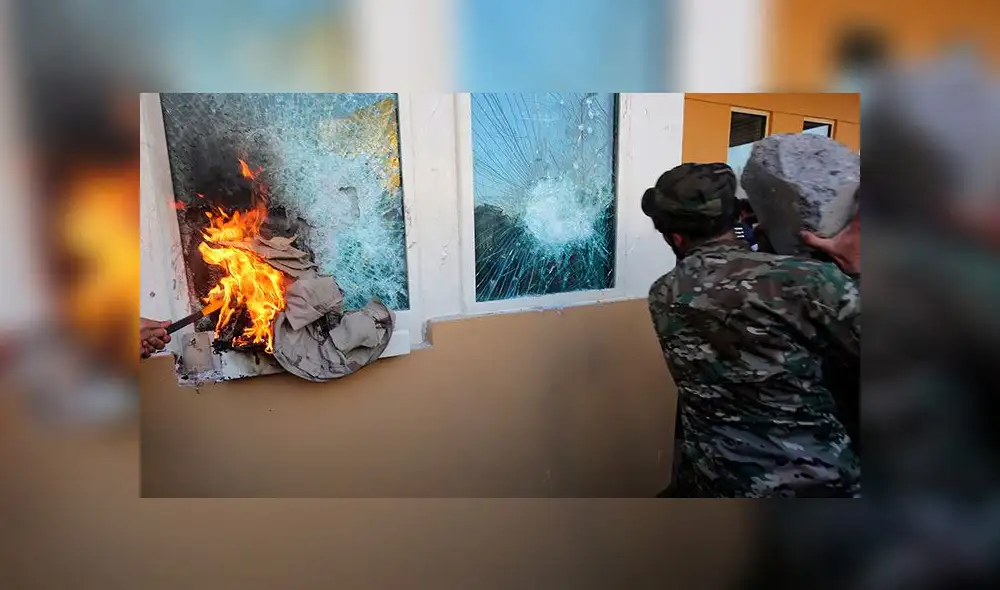 Militantes de Hezbollah atacan embajada de los Estados Unidos en Irak. Foto: AFP Militantes de Hezbollah atacan embajada de los Estados Unidos en Irak. Foto: AFP