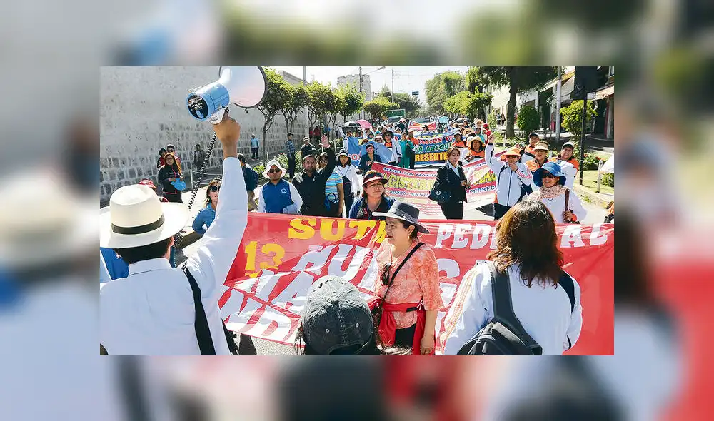 Sutep prepara huelga indefinida 