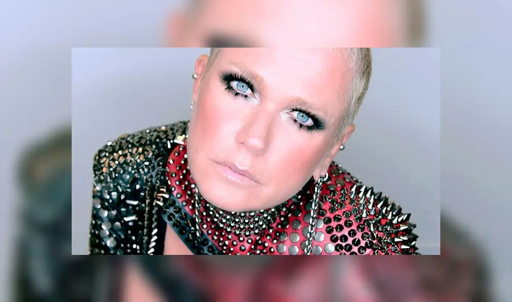 Xuxa posa desnuda y en la cama con su novio [FOTOS]