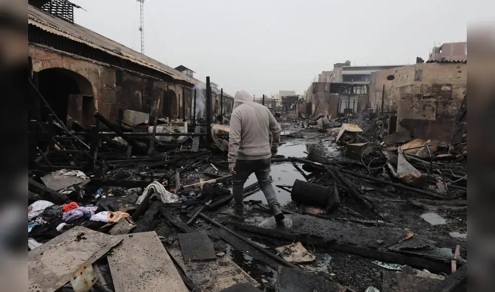 Damnificados del incendio en Cercado de Lima. Foto: Jorge Cerdán/ La República. Damnificados del incendio en Cercado de Lima. Foto: Jorge Cerdán/ La República.