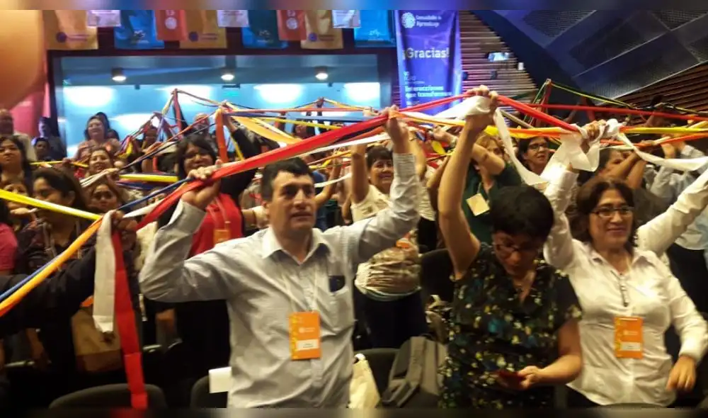 10 colegios peruanos fueron premiados en foro internacional Comunidades de Aprendizaje