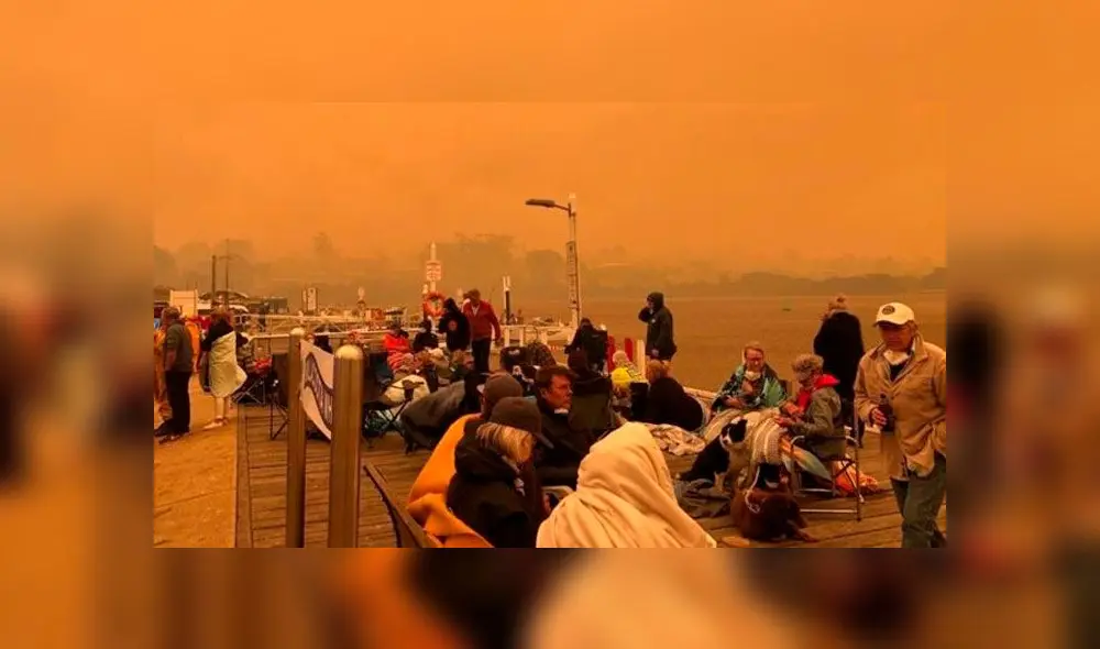 Millones de hectáreas han sido consumidas por el fuego y las personas están refugiadas en el mar costero de Australia. Foto: Difusión Millones de hectáreas han sido consumidas por el fuego y las personas están refugiadas en el mar costero de Australia. Foto: Difusión