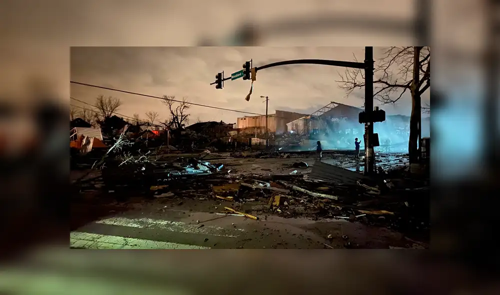 El paso del tornado dejó sin energía eléctrica a distintos condados de Tennessee. Foto: AP.