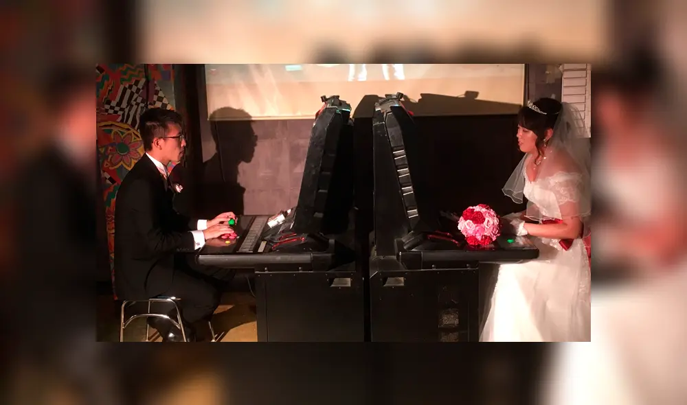 'Gamers' japoneses sorprenden al casarse con temática de Tekken 6 y se enfrentan en una partida