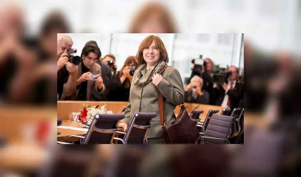 Nobel de Literatura Svetlana Alexiévich creará editoral para mujeres