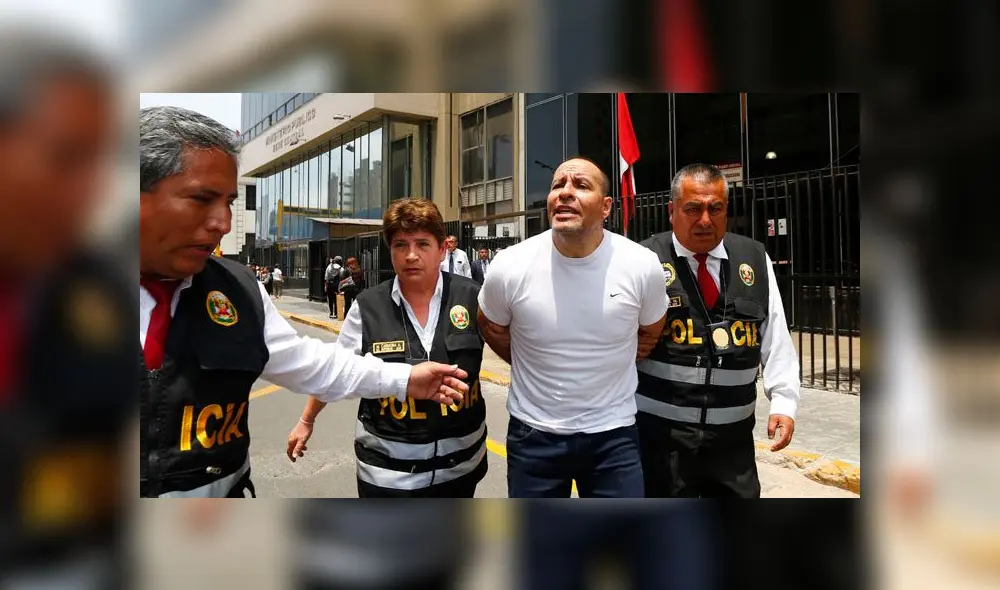 Adolfo Bazán fue capturado cuando pretendía huir del país por Tacna. (Foto: La República) Adolfo Bazán fue capturado cuando pretendía huir del país por Tacna. (Foto: La República)