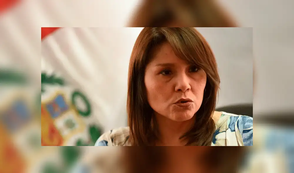 Ministra Bustamante: “Sin reforma política estaremos en las mismas condiciones al 2021” Ministra Bustamante: “Sin reforma política estaremos en las mismas condiciones al 2021”